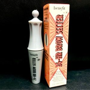 2/13$ 💞 New benefit 24-HR BROW SETTER 24-Hour Invisible Gel (Clear)